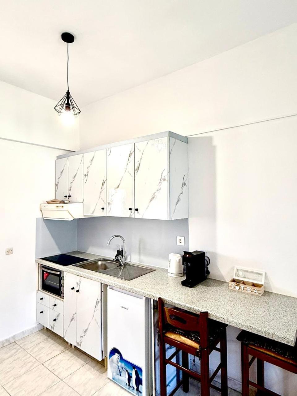 Marina Studios Aparthotel 2*