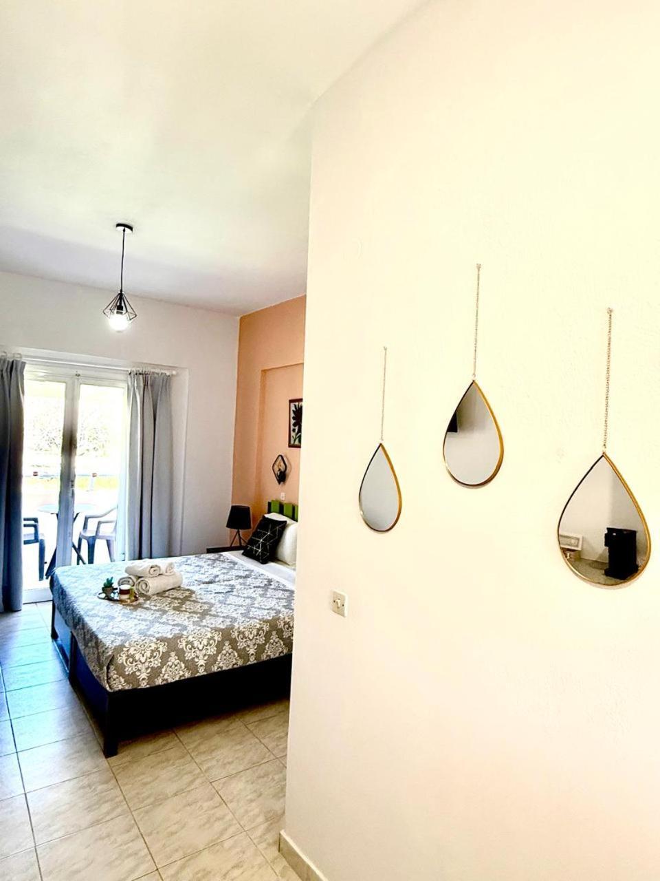 Marina Studios Aparthotel