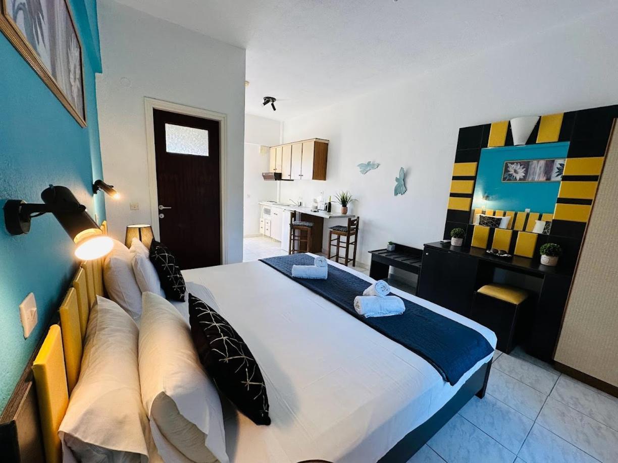 Marina Aparthotel 2*