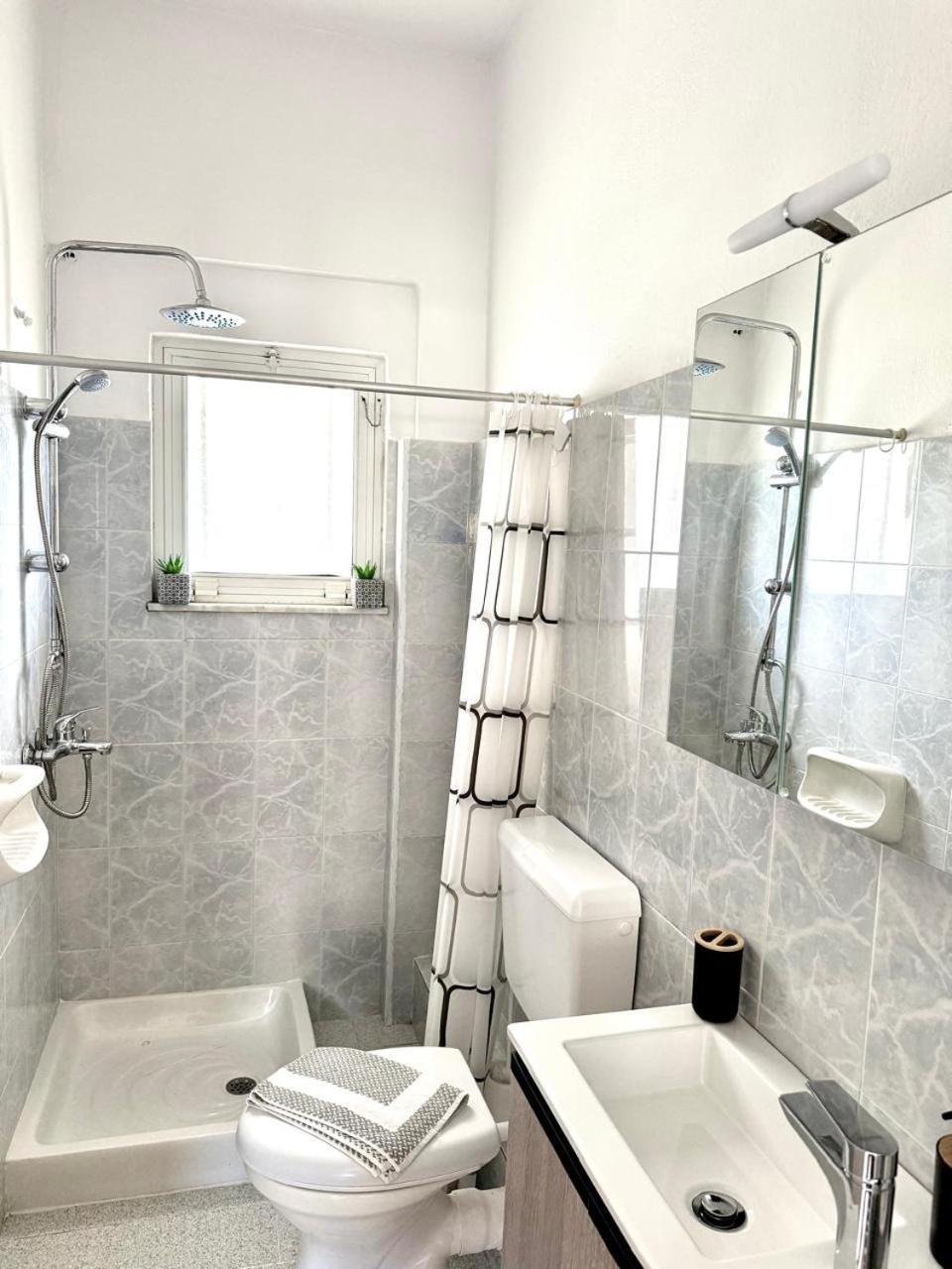 Marina Aparthotel 2*
